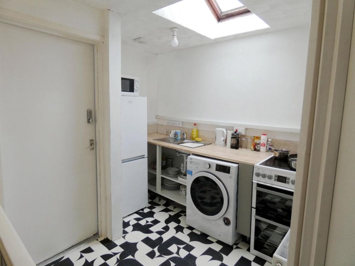 Bridge Street En Suite Rooms Мертир-Тидвилл Экстерьер фото
