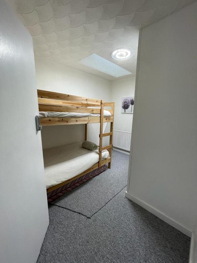 Bridge Street En Suite Rooms Мертир-Тидвилл Экстерьер фото