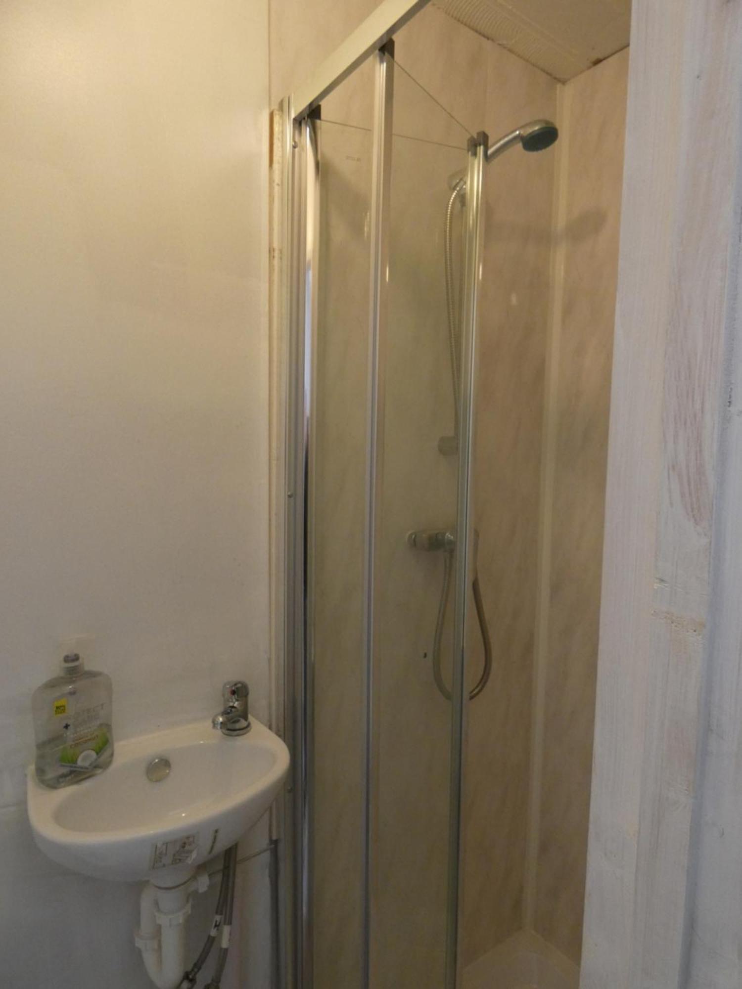 Bridge Street En Suite Rooms Мертир-Тидвилл Экстерьер фото