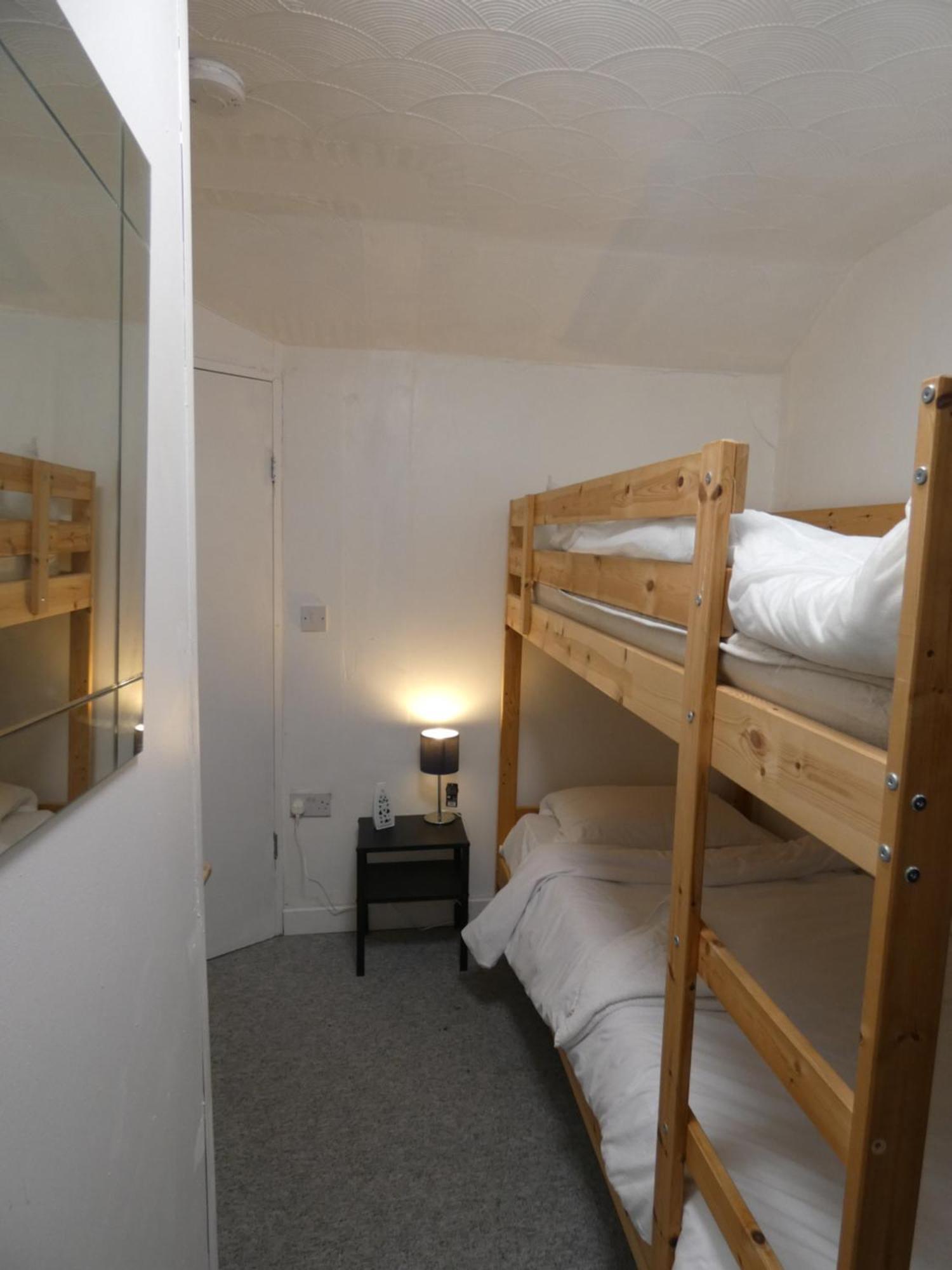 Bridge Street En Suite Rooms Мертир-Тидвилл Экстерьер фото