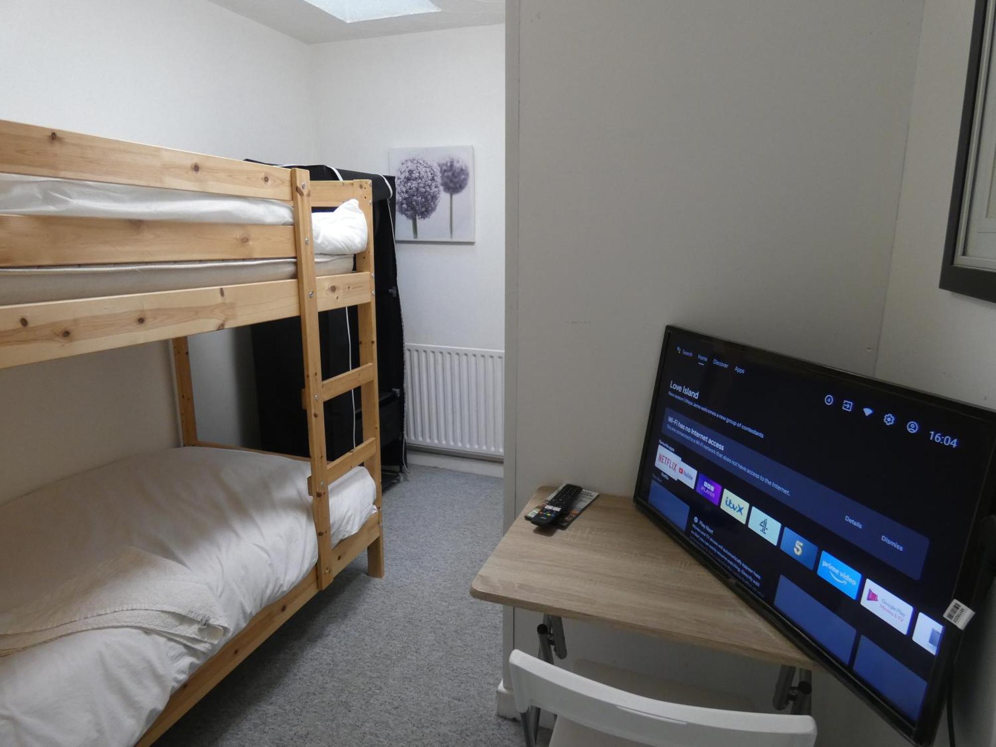 Bridge Street En Suite Rooms Мертир-Тидвилл Экстерьер фото